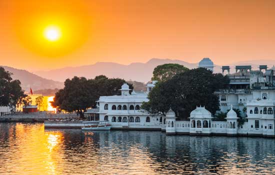 Udaipur lake tour package